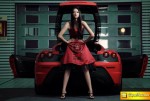 Ngắm người mẫu "rực lửa" bên "ngựa chiến" Ferrari F430